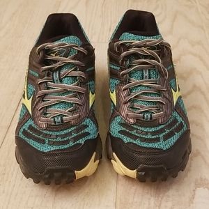 Mizuno Trail Sneakers in 9.5 in Great Condition!
